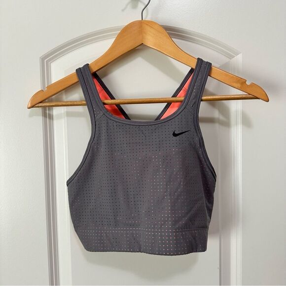 NIKE Women's Classic Crossback Bra Size Medium - Picture 1 of 3